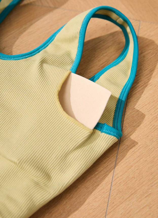 Women’s Contrast Color Simple Sports Bra – Comfortable Everyday Workout & Fitness Activewear